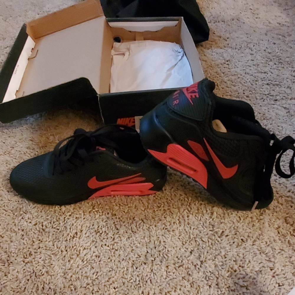 Shoe - Picture 2 of 2